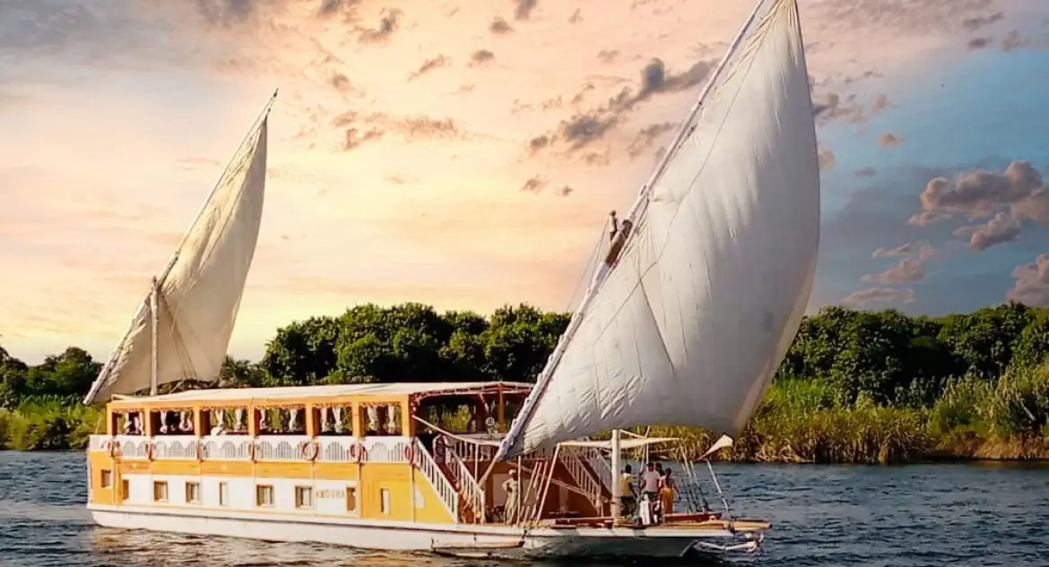 Queen Nefer Dahabiya