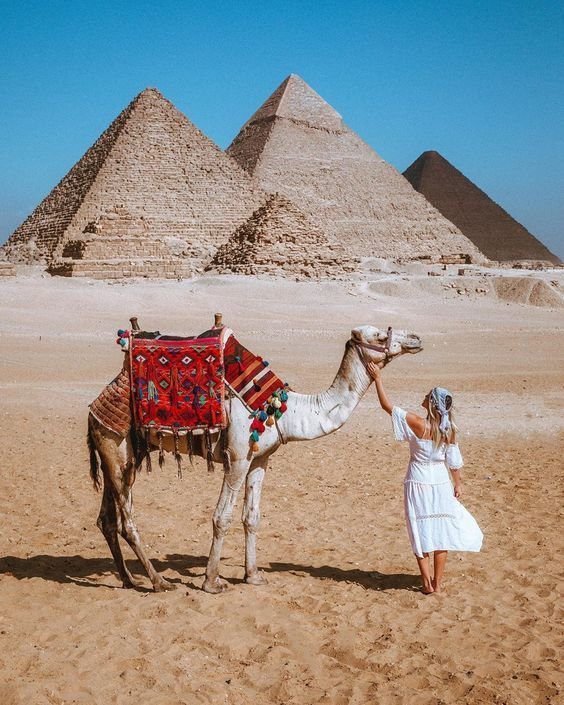 Giza Pyramids private Cairo tour